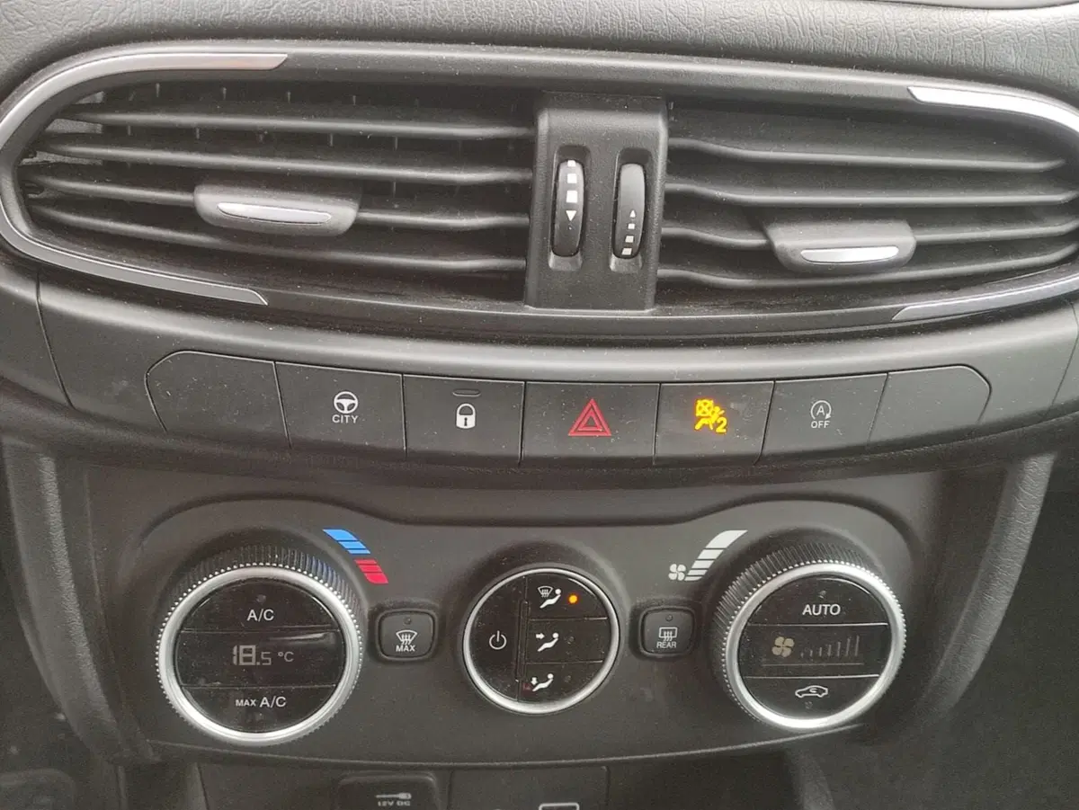 Fiat Tipo Station Wagon usata a Salerno (18)