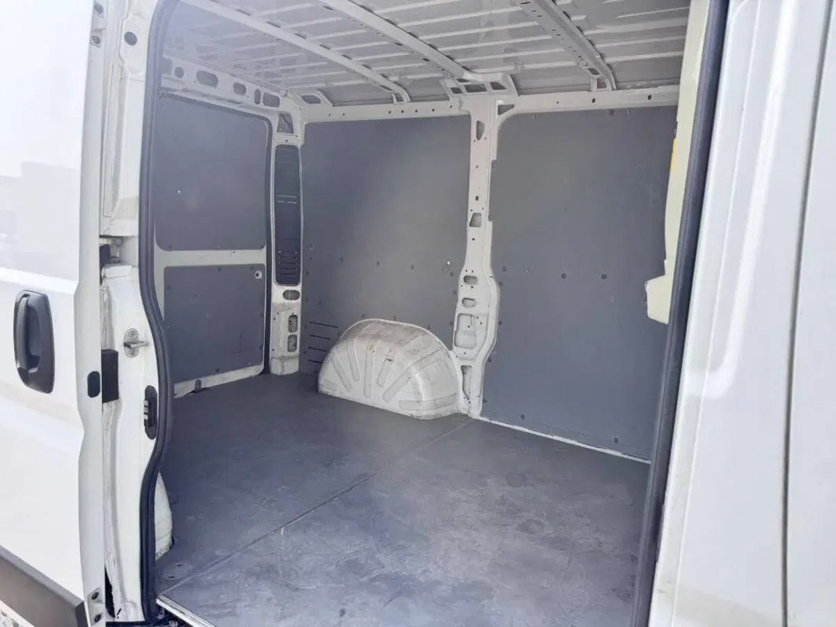 Peugeot Boxer Furgone usata a Salerno (14)