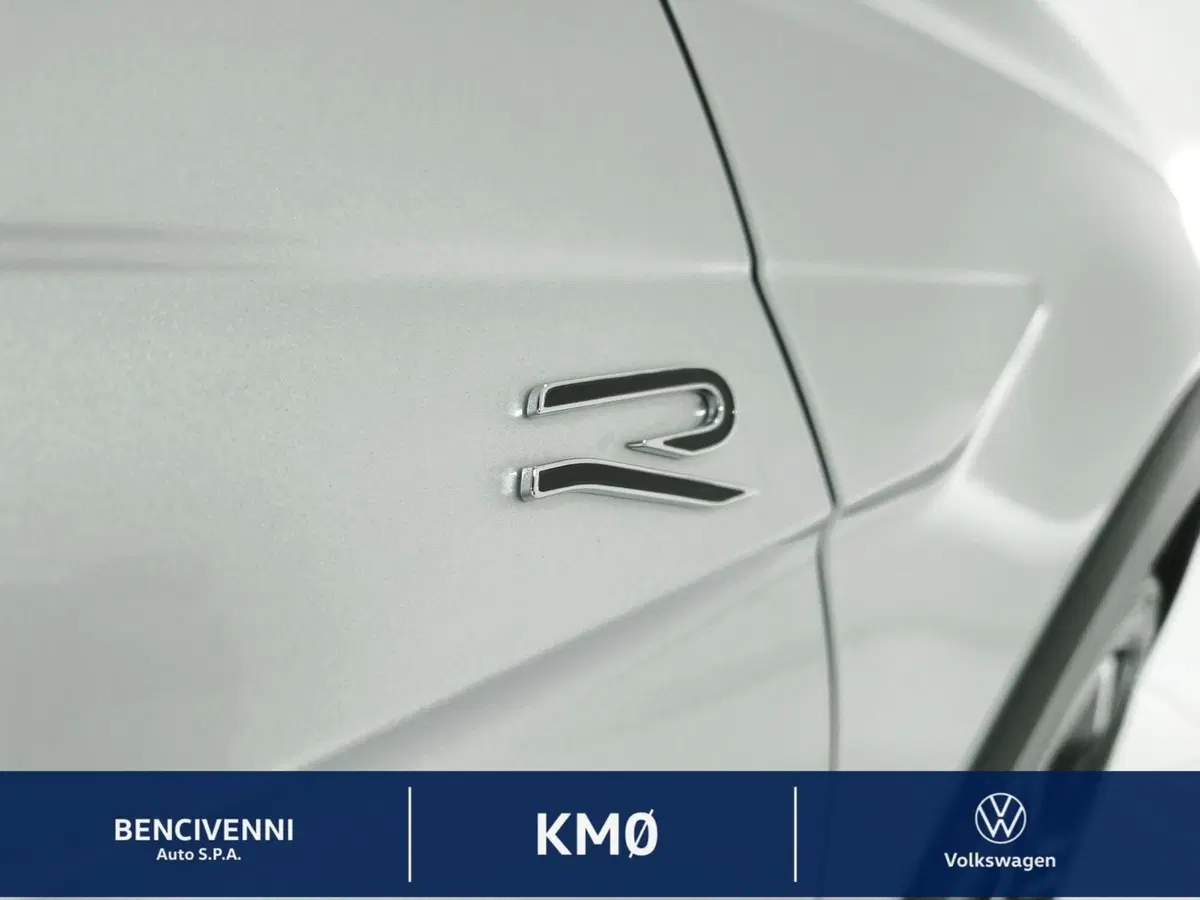 Volkswagen Taigo nuova a Catanzaro (9)