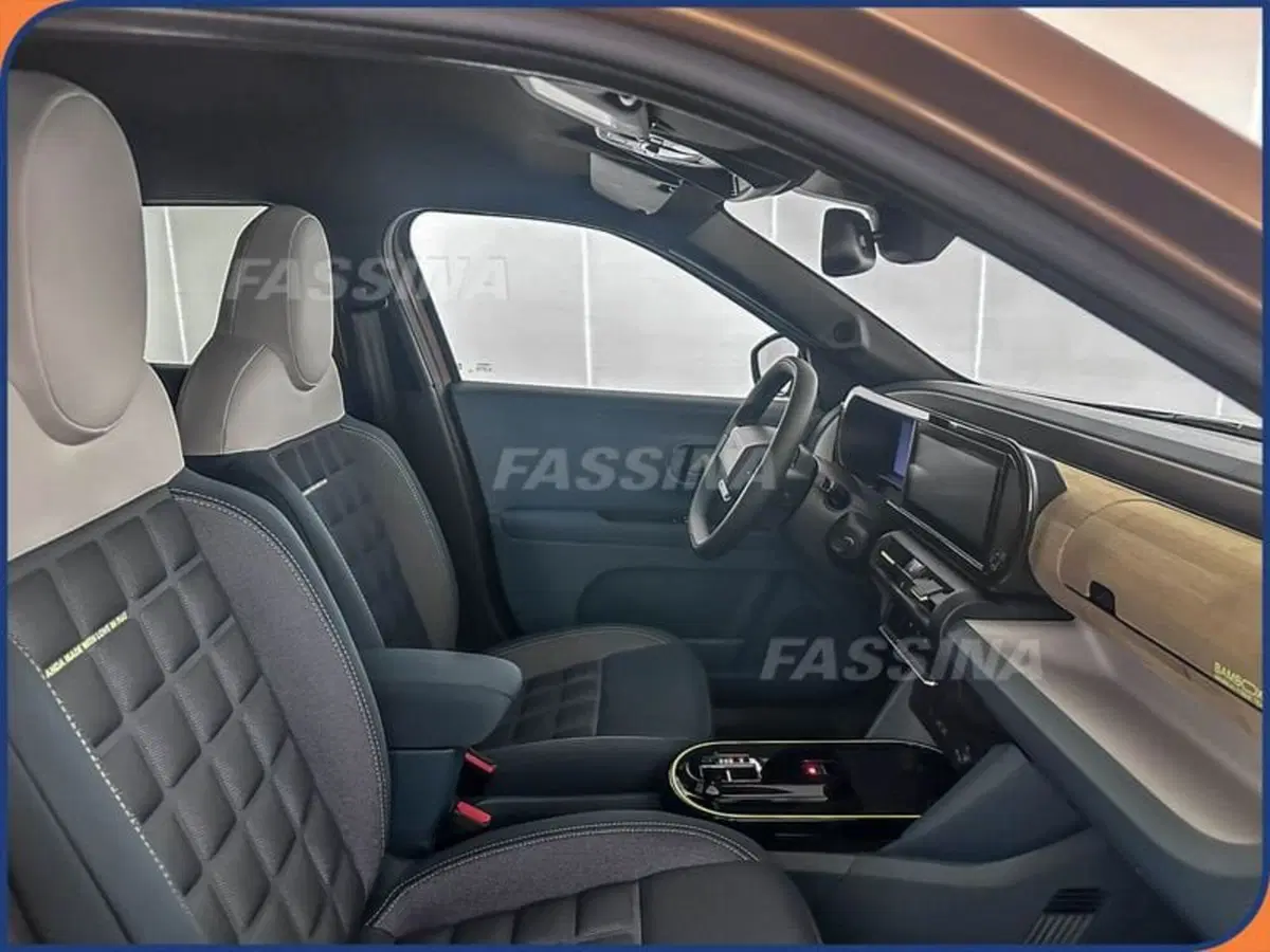 Fiat Grande Panda nuova a Milano (14)