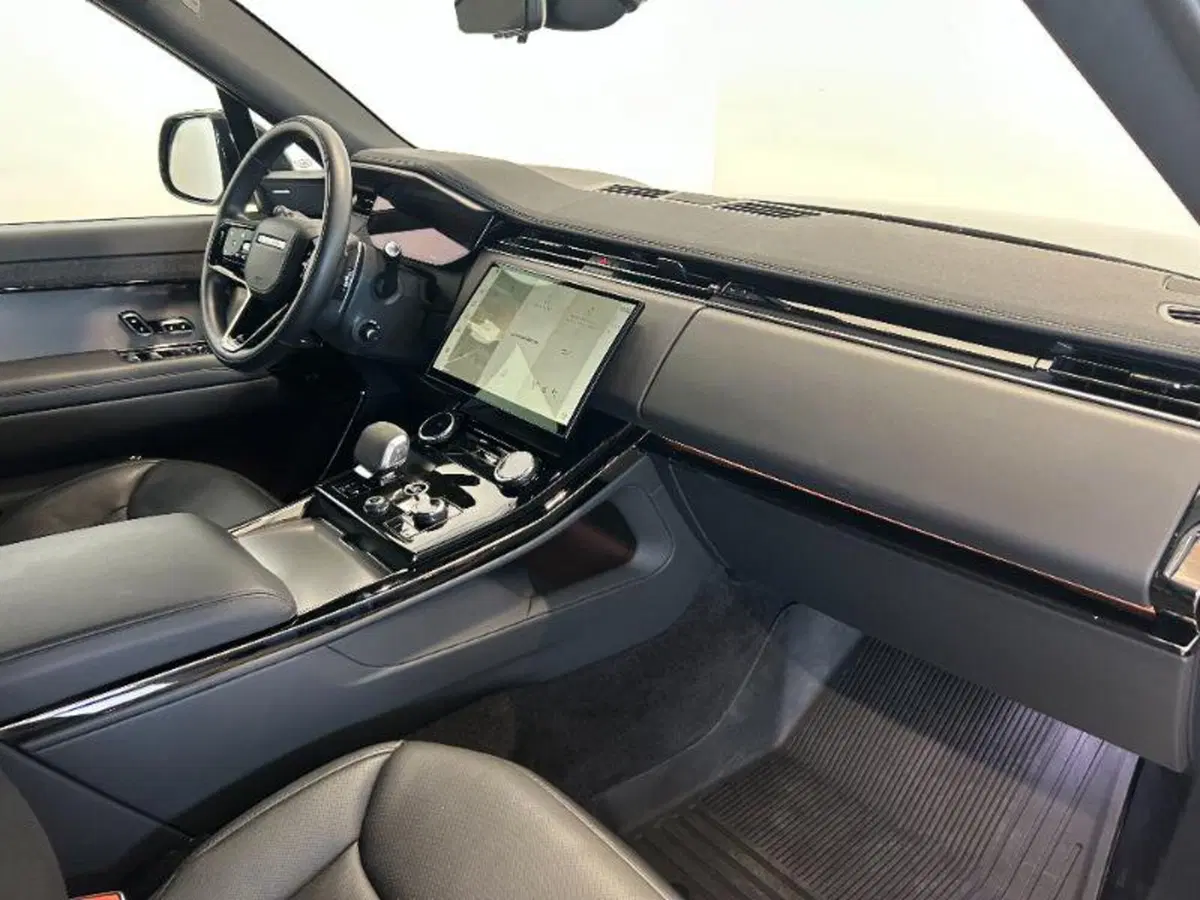Land Rover Range Rover Sport usata a Venezia (11)