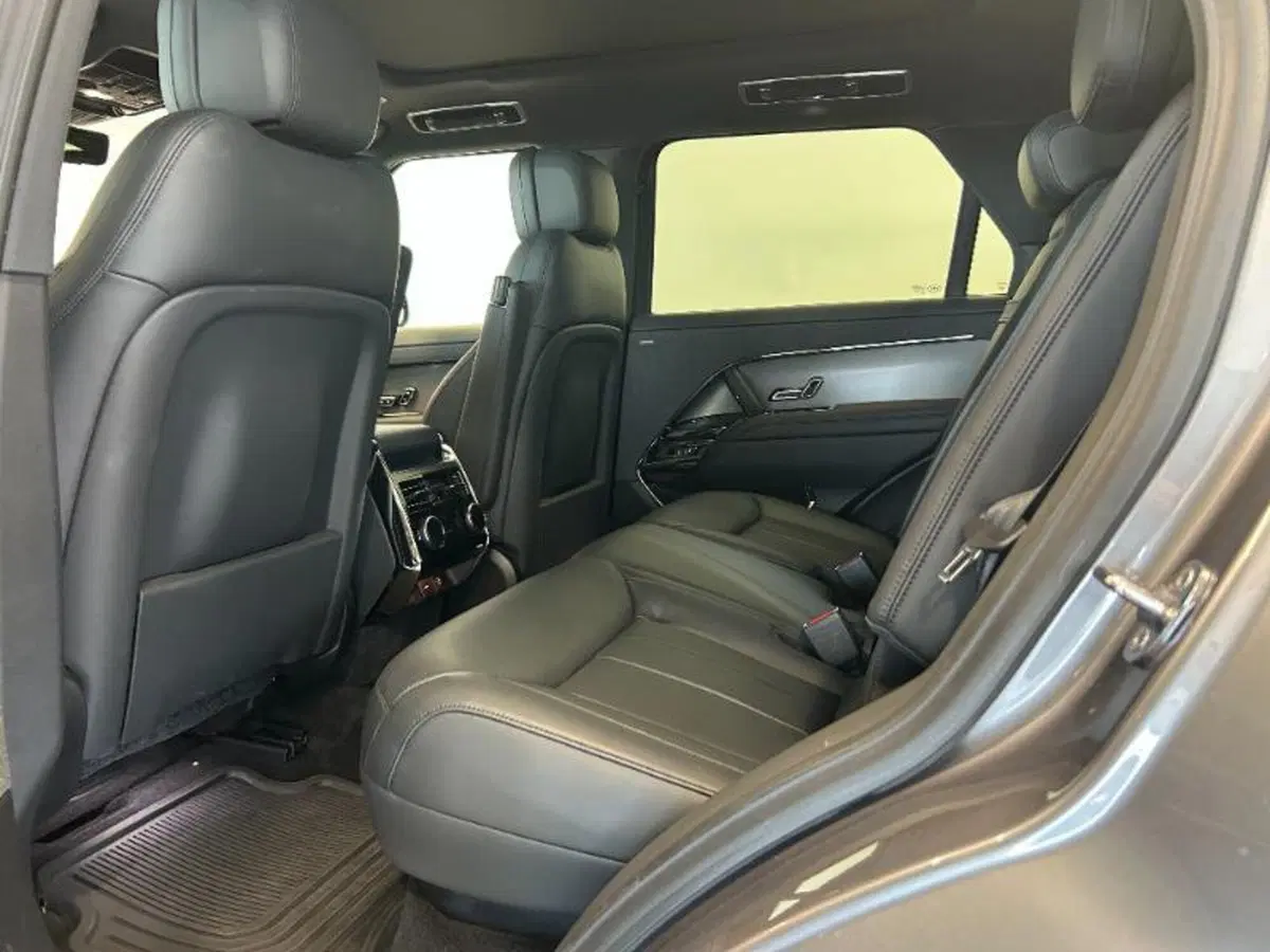 Land Rover Range Rover Sport usata a Venezia (16)