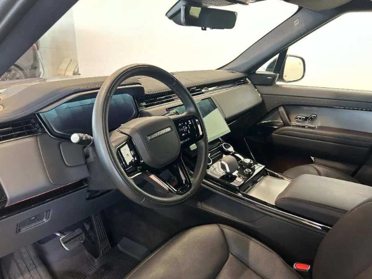 Land Rover Range Rover Sport usata a Venezia (17)