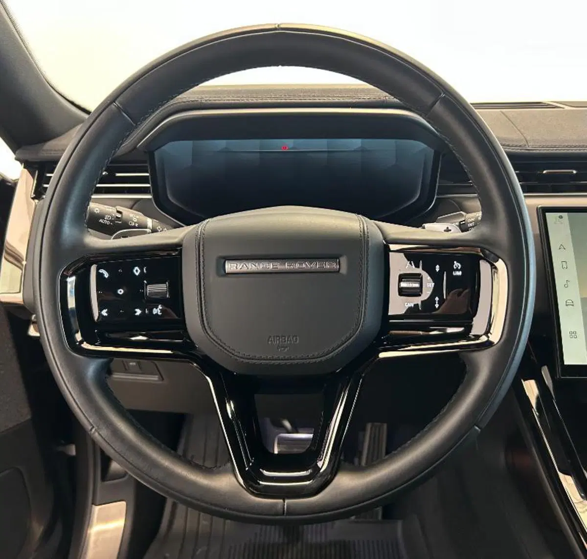 Land Rover Range Rover Sport usata a Venezia (18)