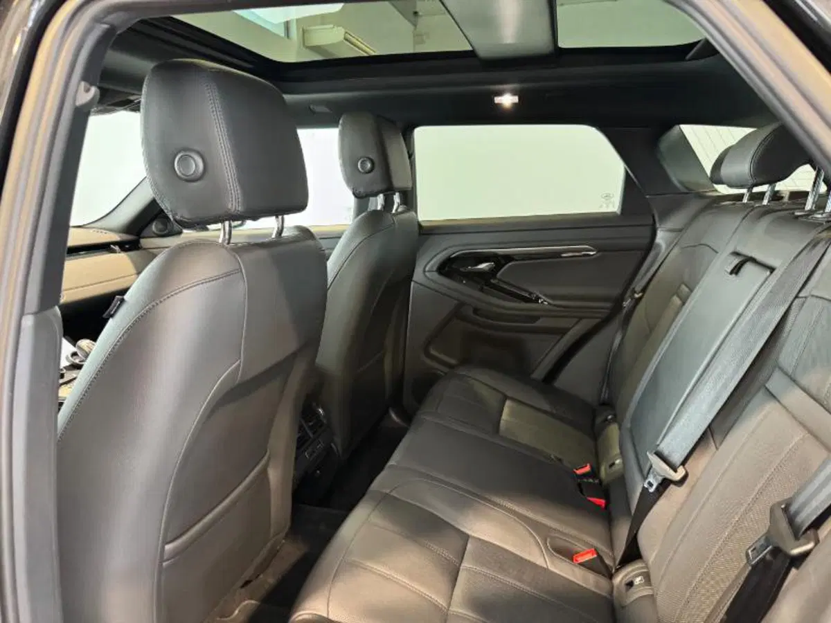 Land Rover Range Rover Evoque usata a Venezia (13)