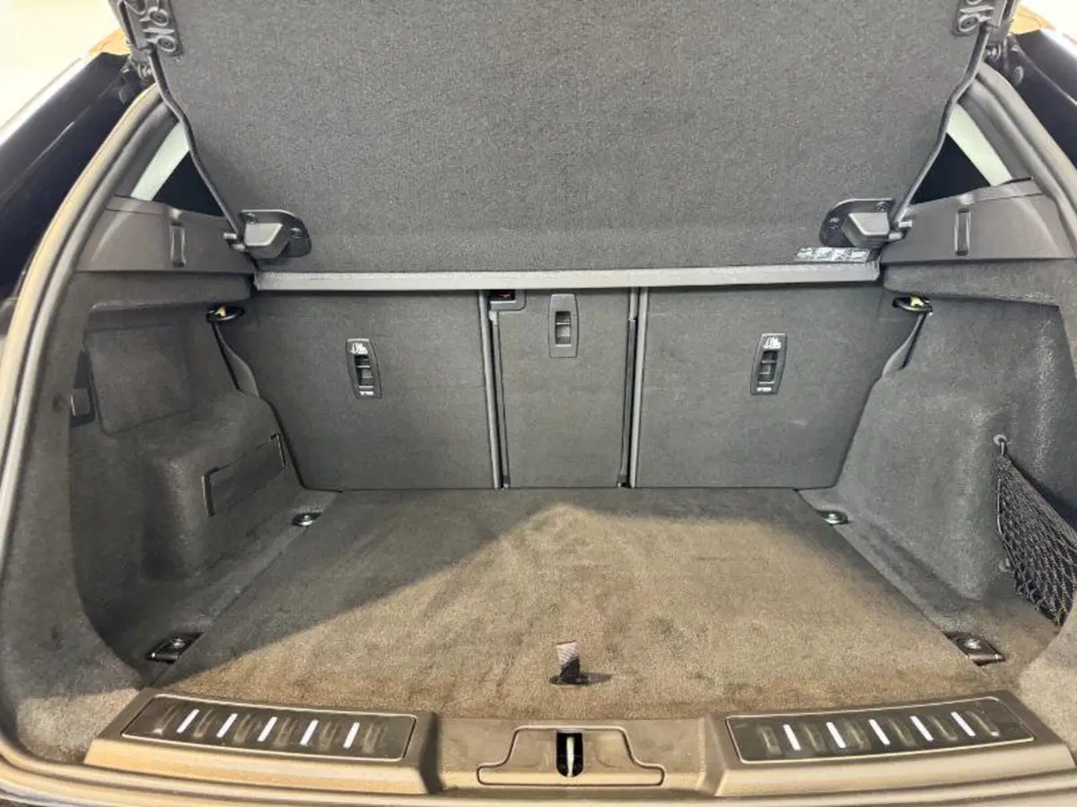 Land Rover Range Rover Evoque usata a Venezia (14)