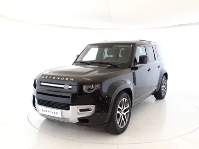 Land Rover Defender 110 3.0d i6 mhev XS Edition awd 250cv auto del 2023 usata a Monza