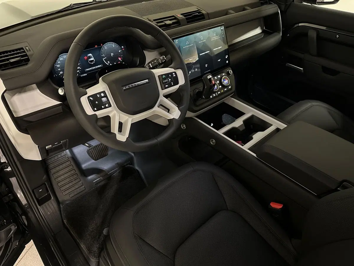 Land Rover Defender usata a Novara (15)