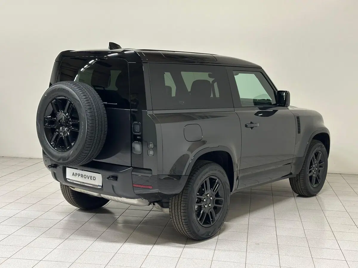 Land Rover Defender usata a Novara (2)
