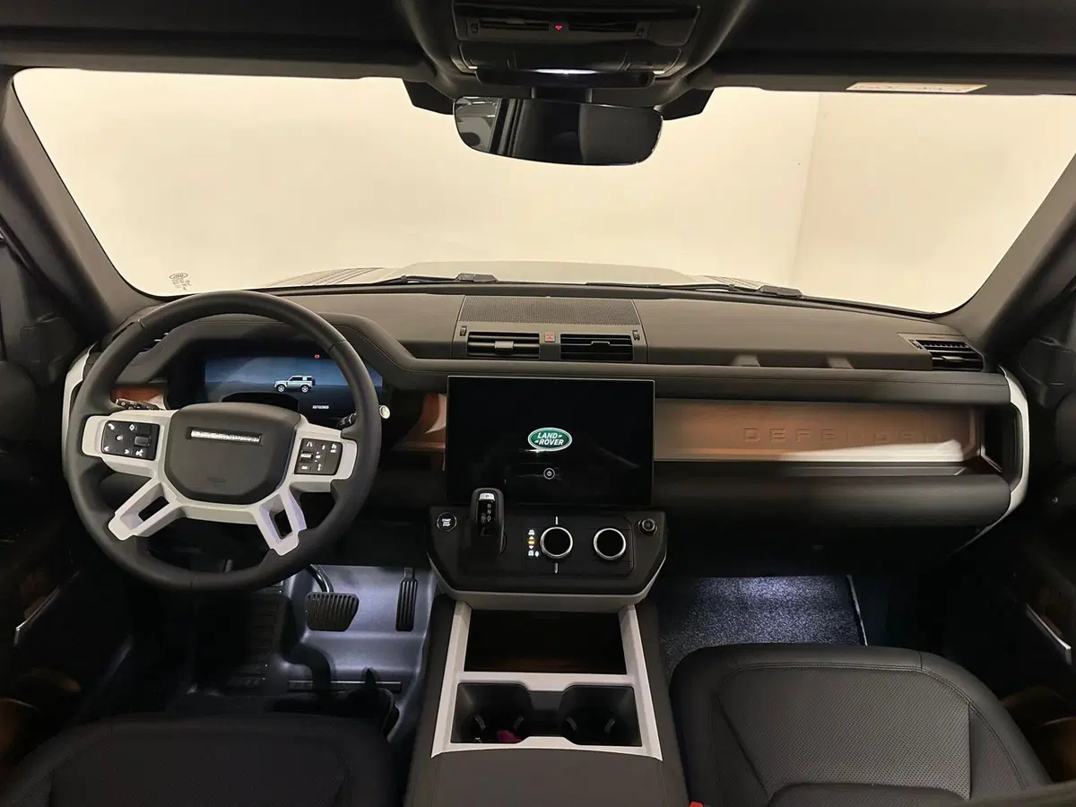 Land Rover Defender usata a Novara (4)
