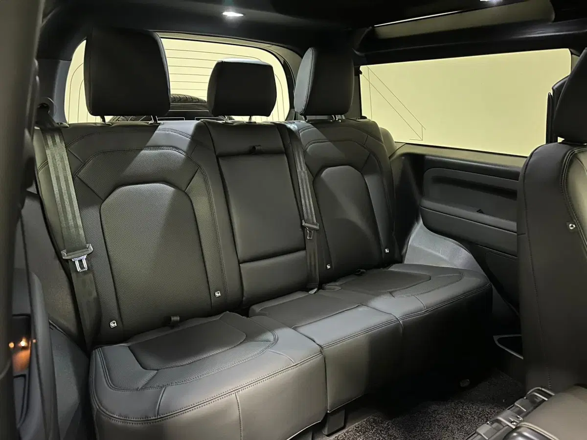 Land Rover Defender usata a Novara (5)