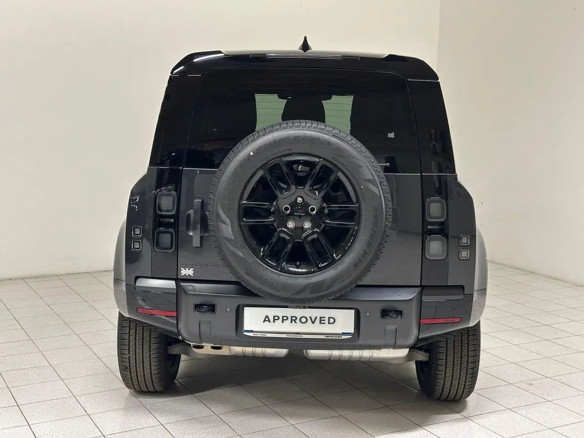 Land Rover Defender usata a Novara (8)