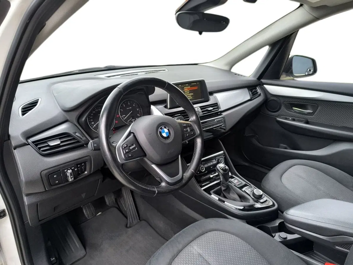 BMW Serie 2 Active Tourer usata a Udine (10)