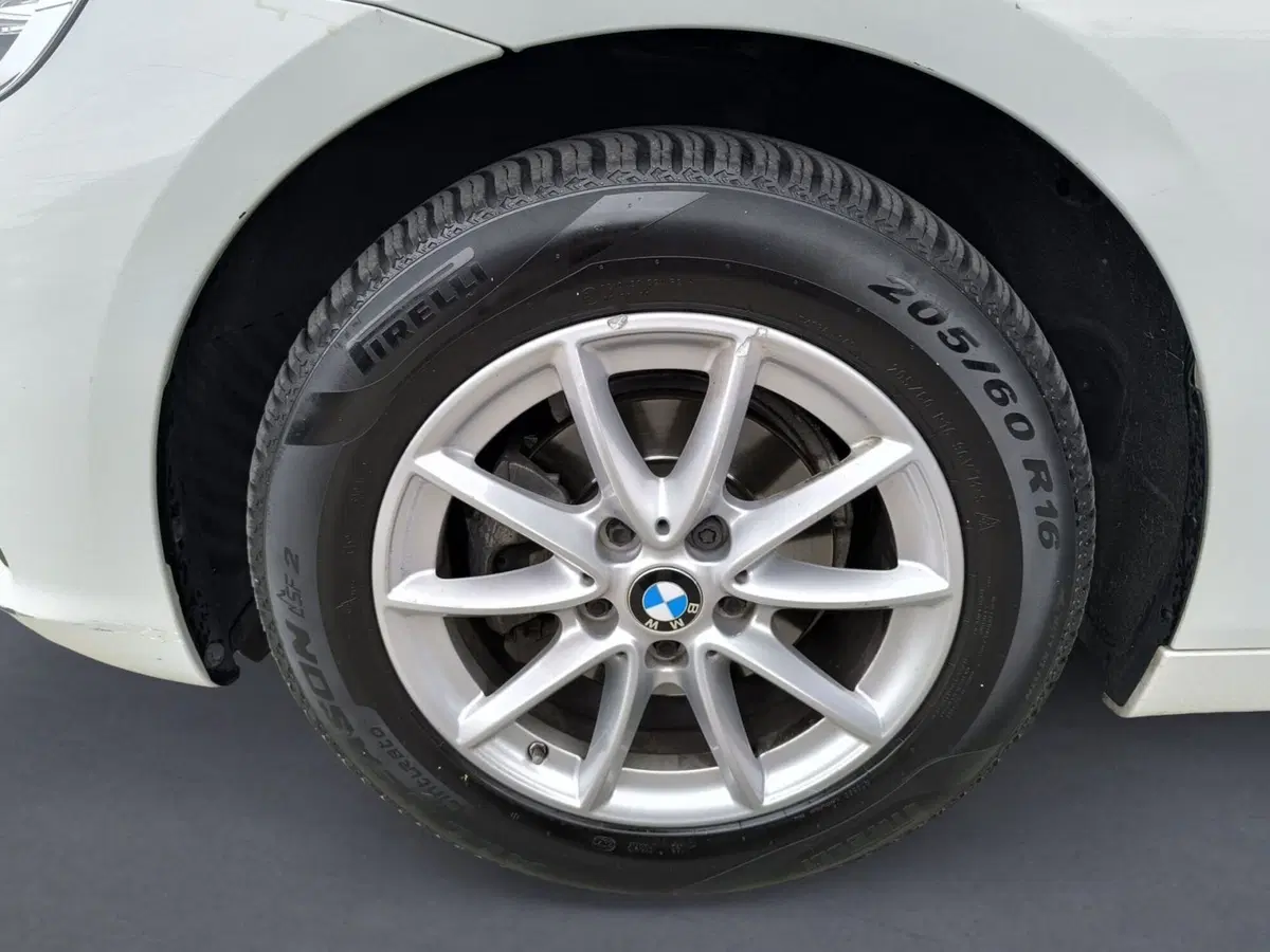 BMW Serie 2 Active Tourer usata a Udine (7)