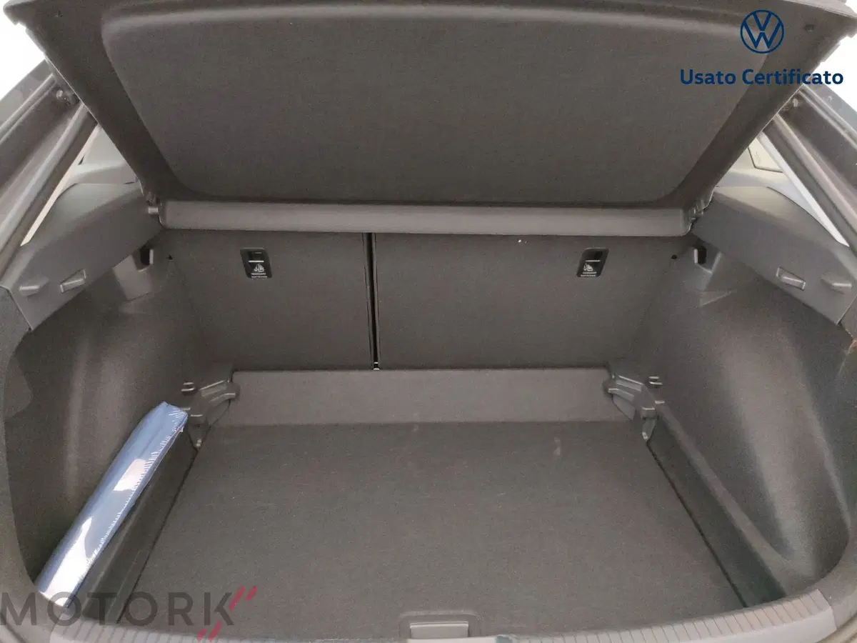 Volkswagen Taigo usata a Varese (9)