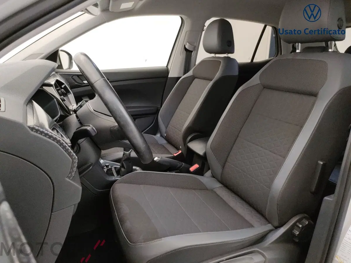 Volkswagen T-Cross usata a Varese (11)