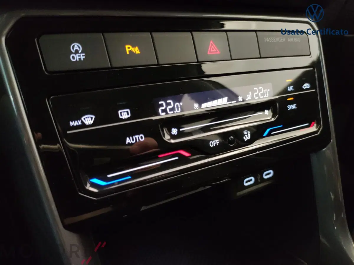 Volkswagen T-Cross usata a Varese (13)