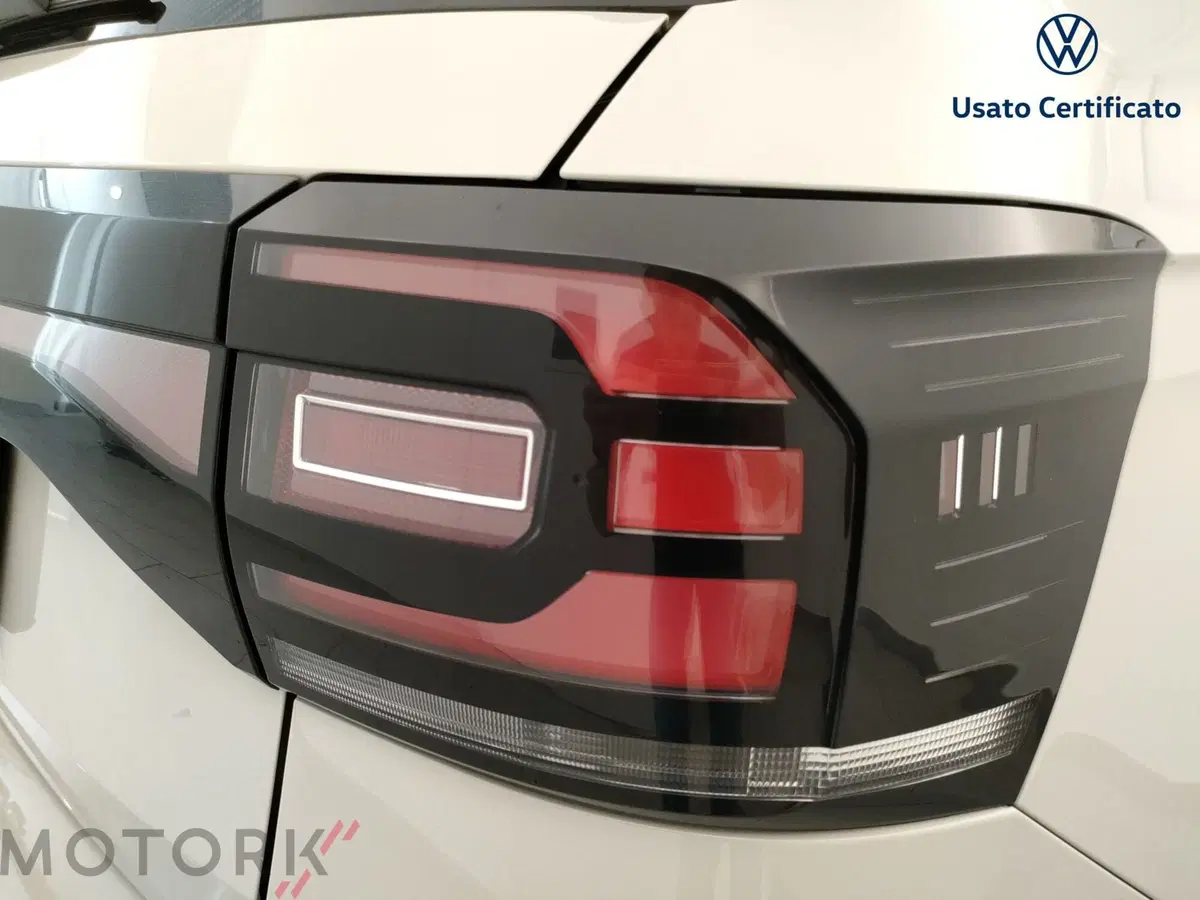 Volkswagen T-Cross usata a Varese (8)
