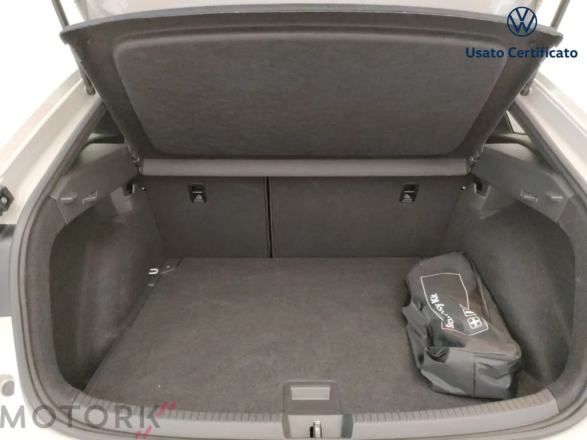 Volkswagen Taigo usata a Varese (9)