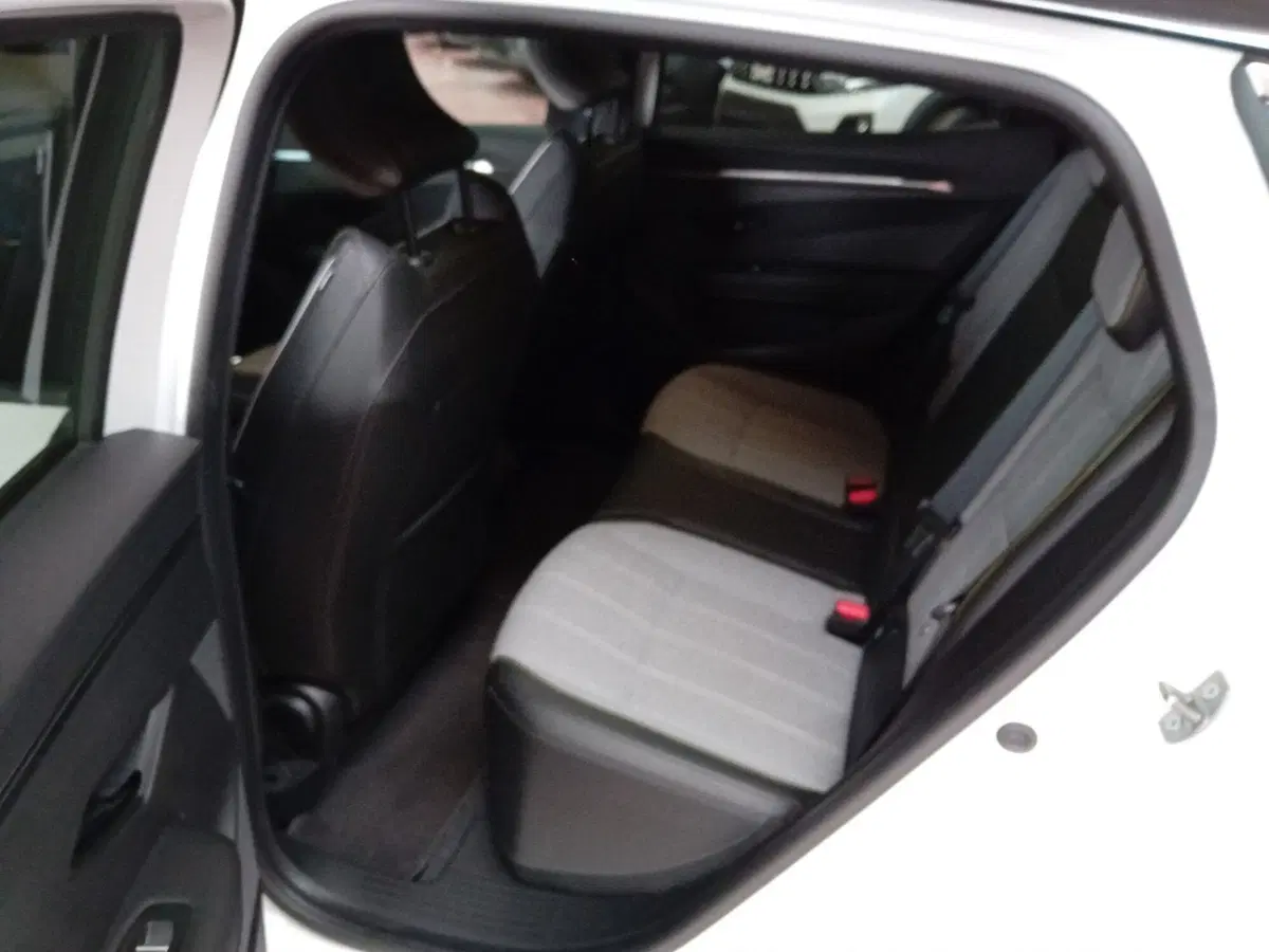 Renault Megane E-Tech Electric usata a Vicenza (11)