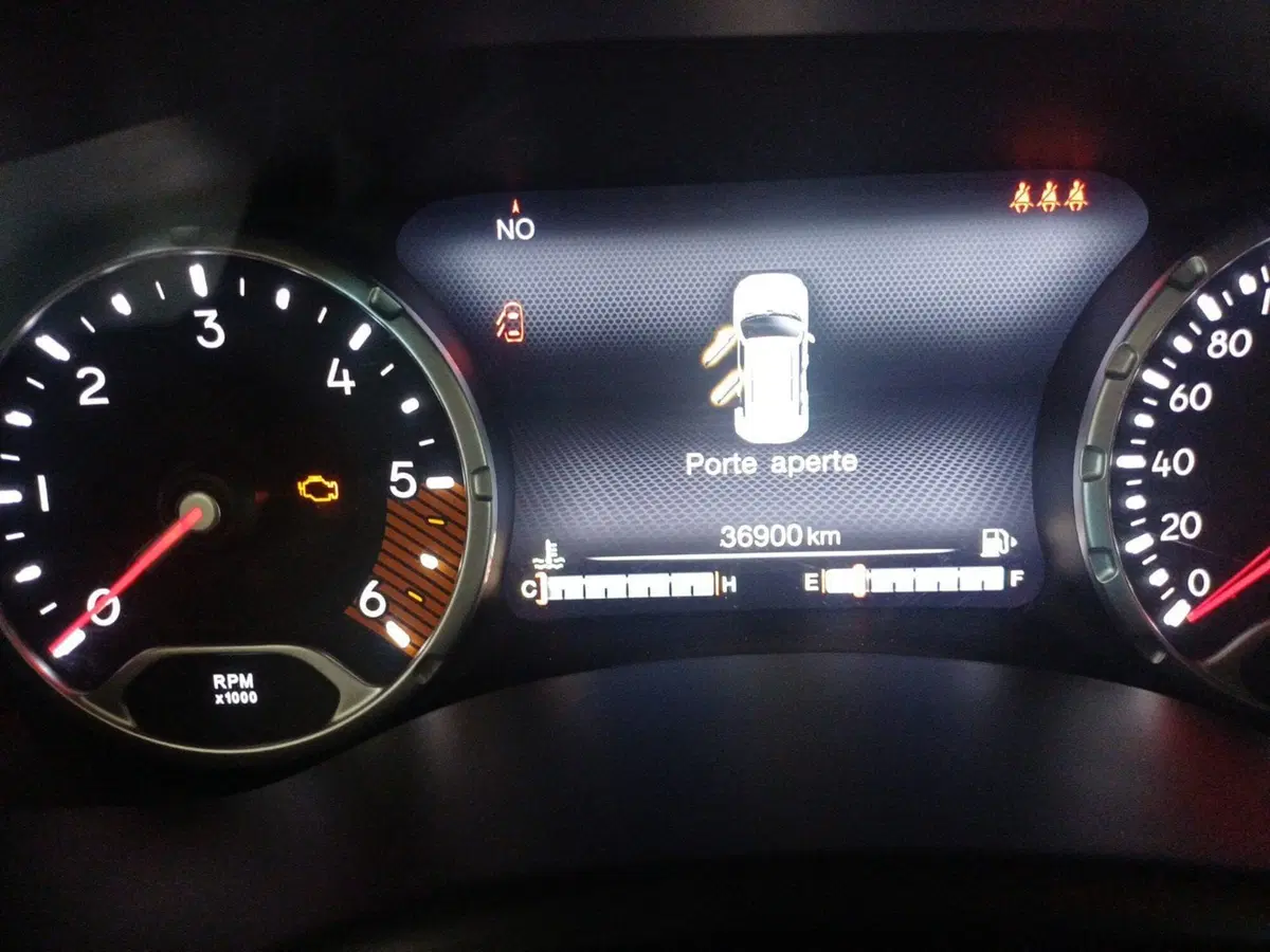 Jeep Renegade usata a Massa-Carrara (13)