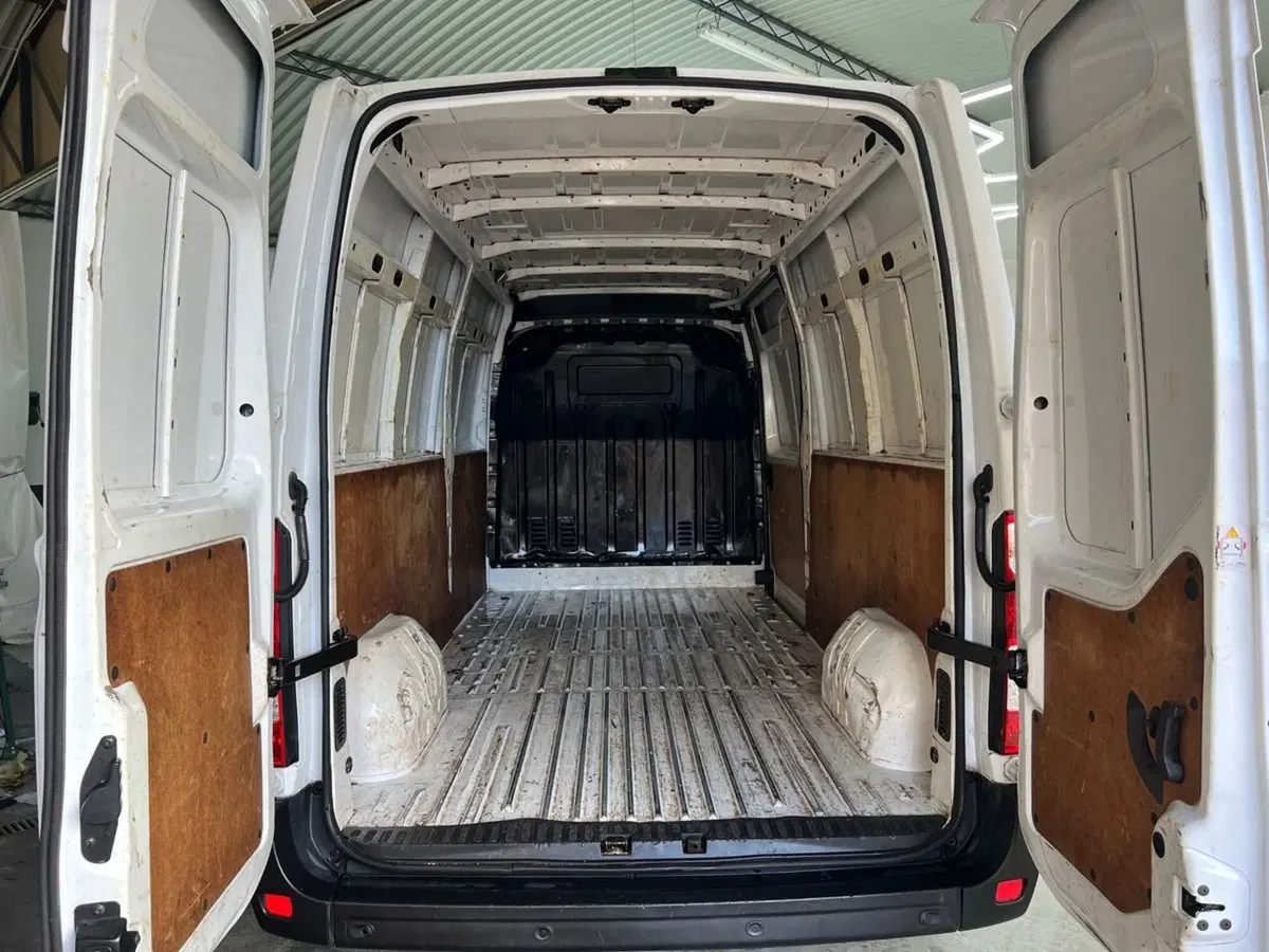 Renault Master Furgone usata a Roma (15)