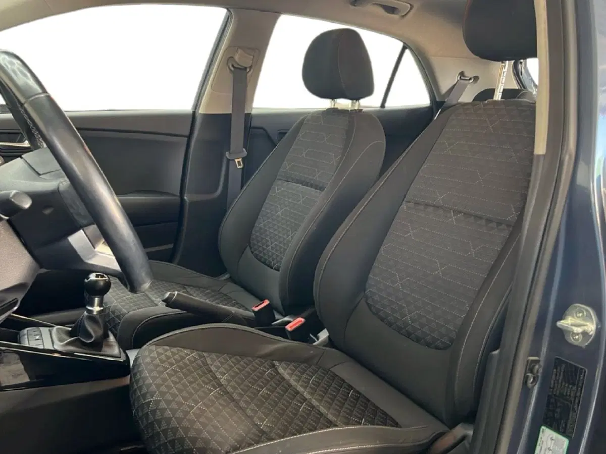 Kia Rio usata a Roma (12)