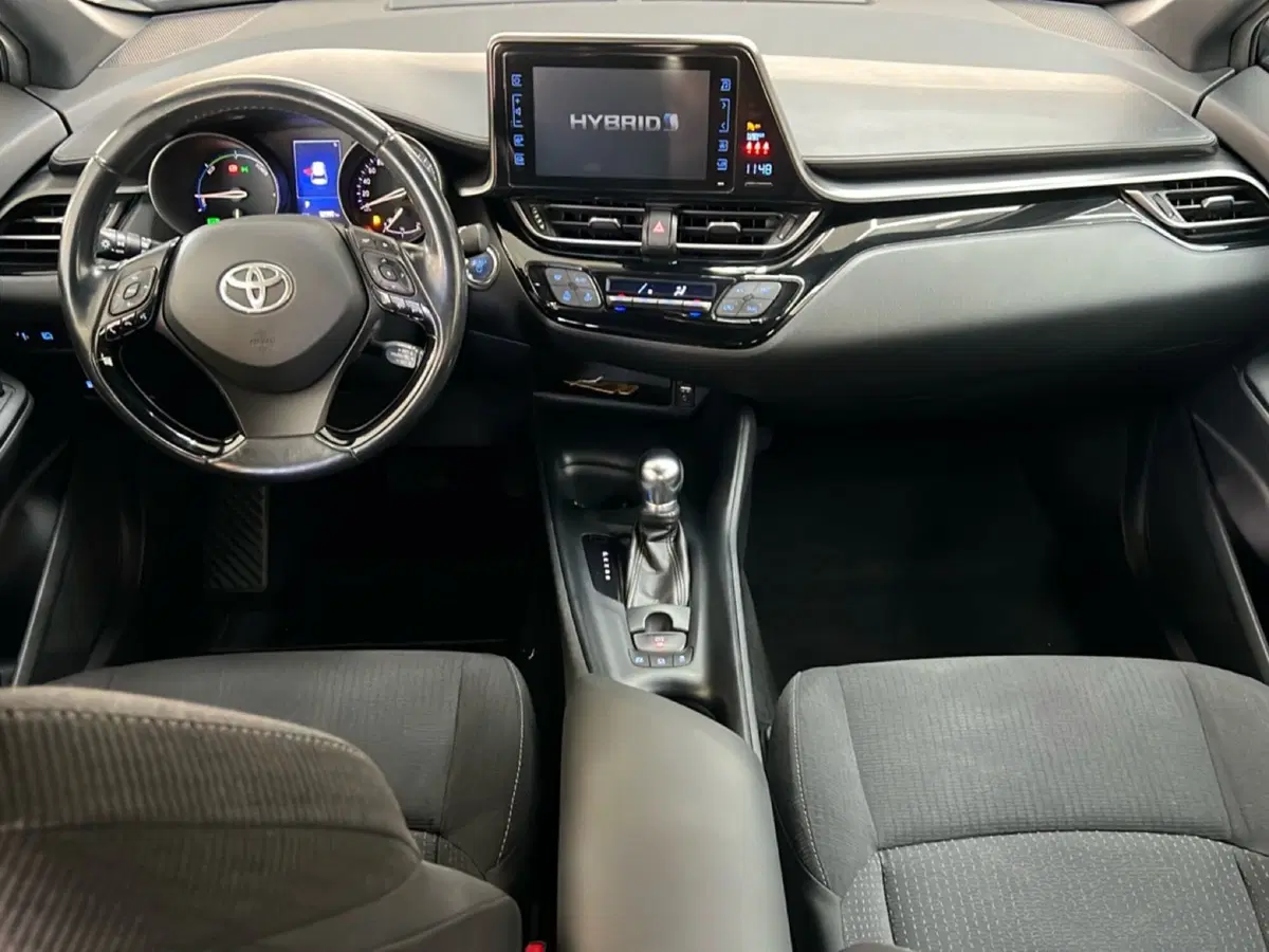 Toyota Toyota C-HR usata a Roma (11)