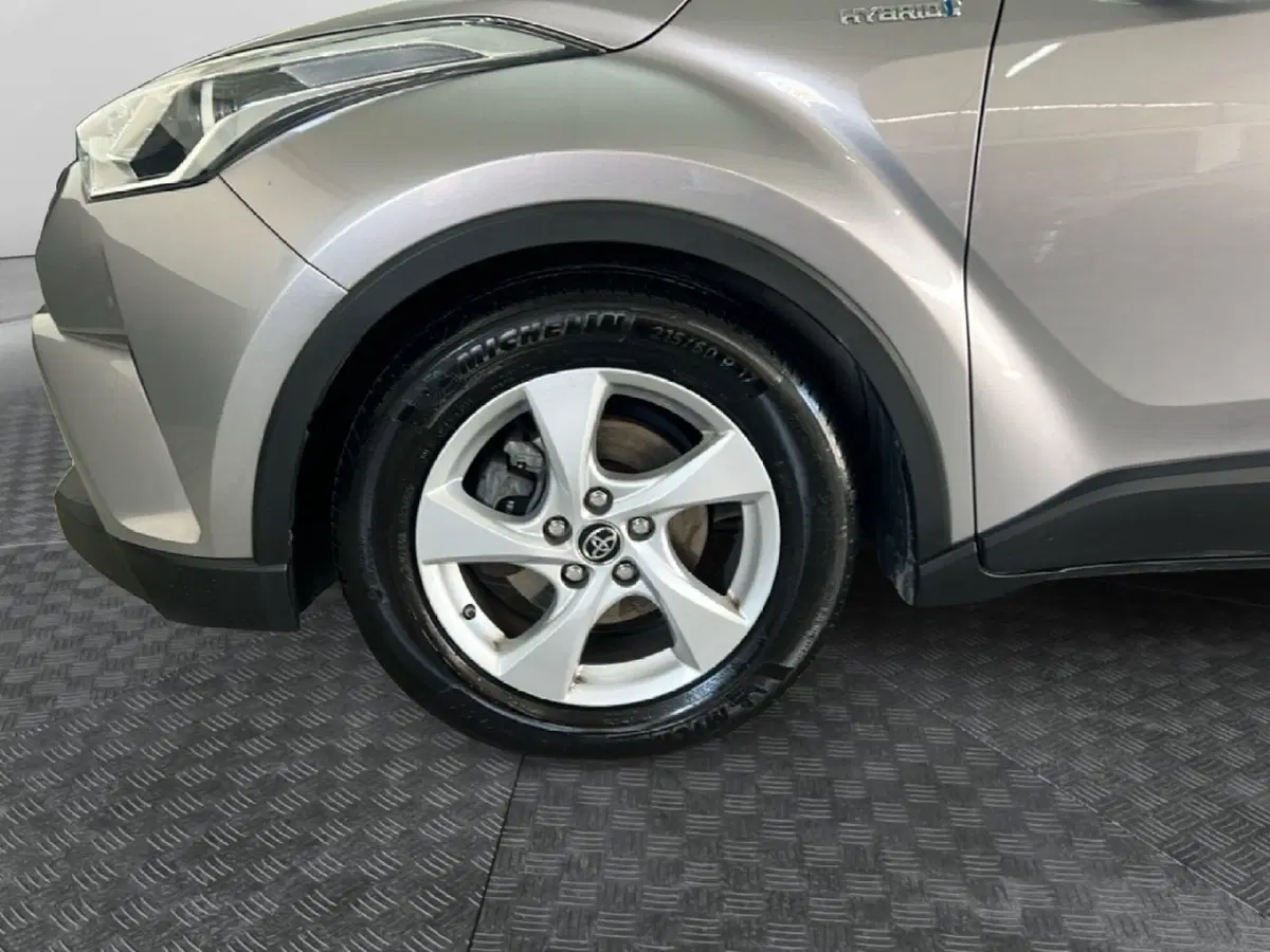 Toyota Toyota C-HR usata a Roma (9)