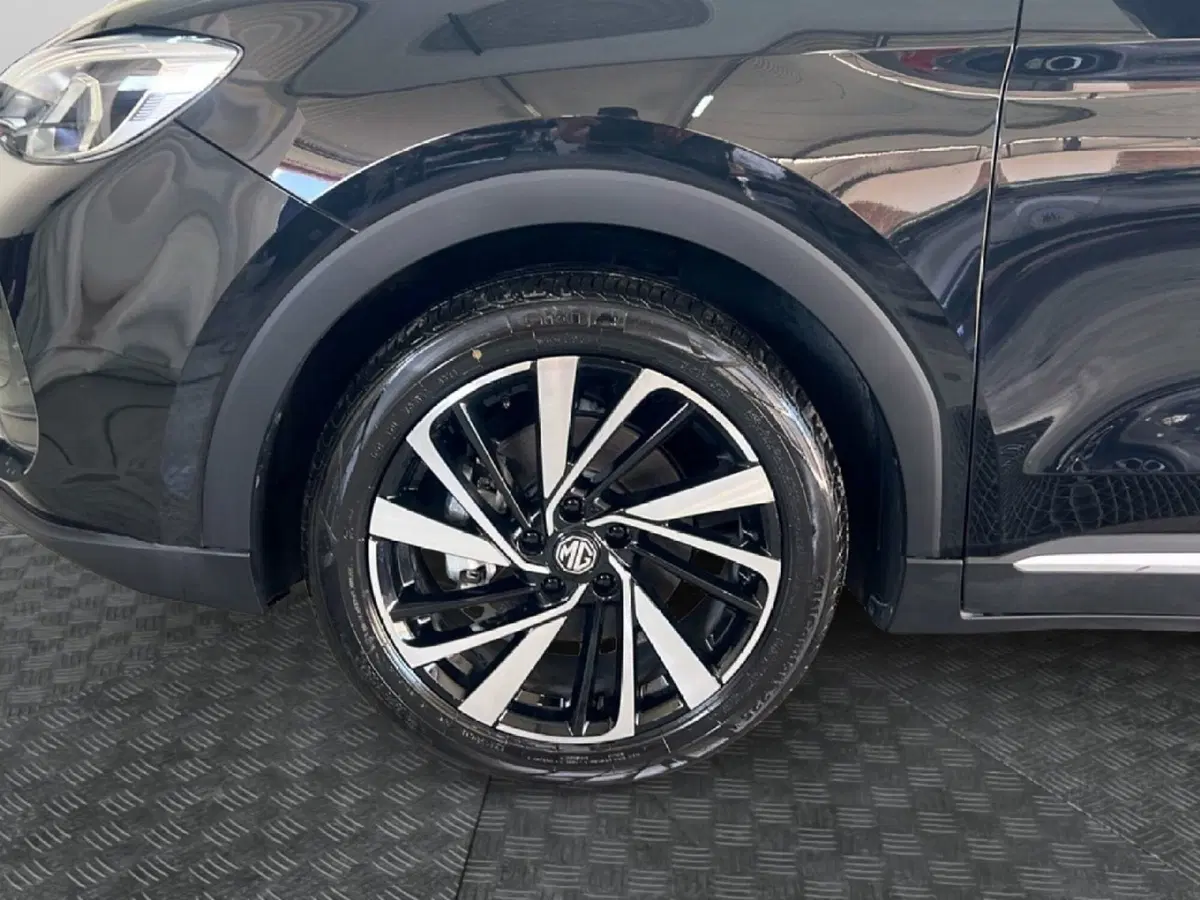 Mg ZS EV usata a Roma (9)