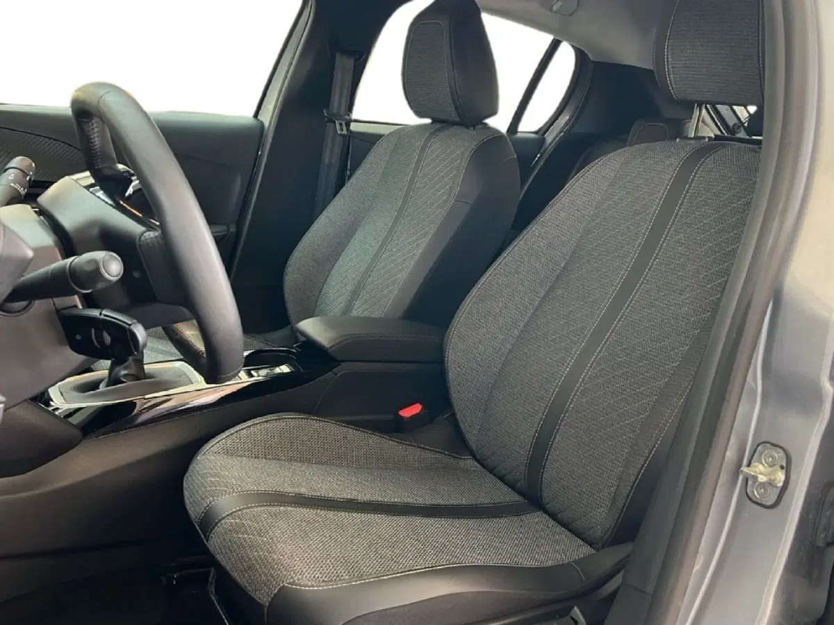 Peugeot 208 usata a Roma (12)