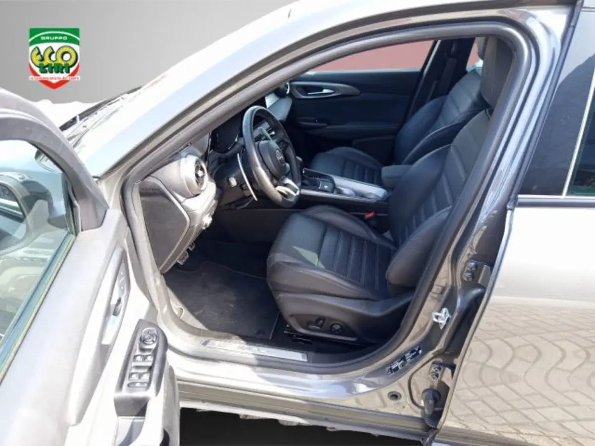 Alfa Romeo Tonale usata a Frosinone (8)