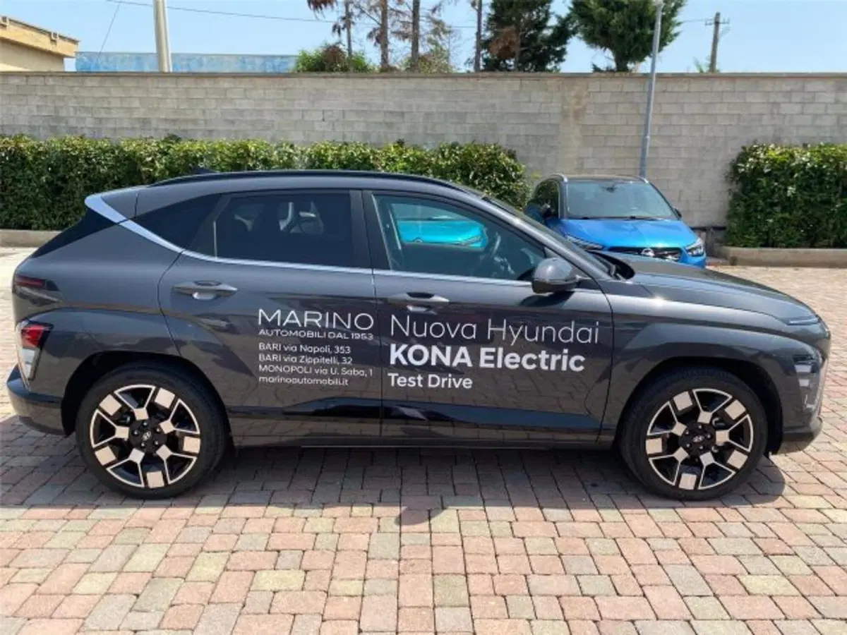 Hyundai Kona usata a Bari (4)