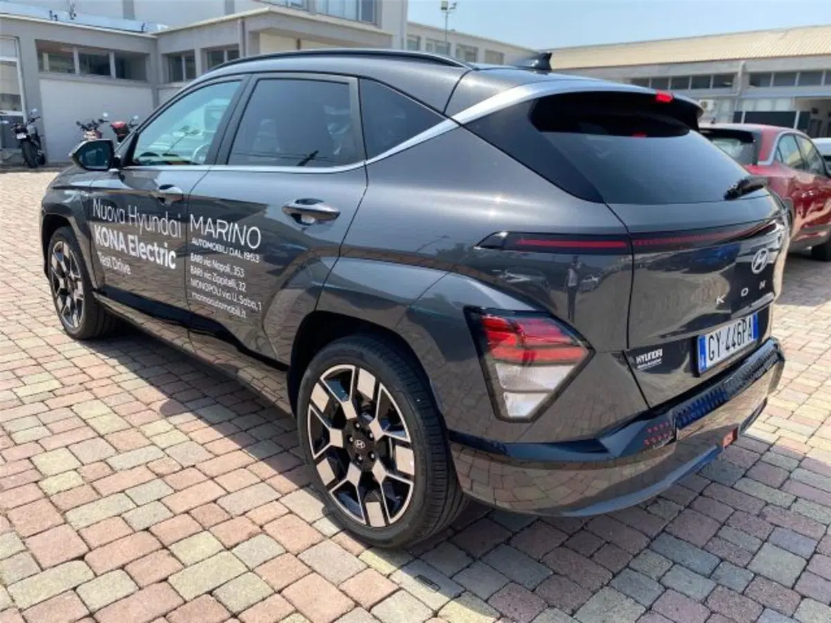 Hyundai Kona usata a Bari (5)