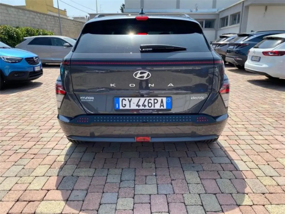 Hyundai Kona usata a Bari (7)
