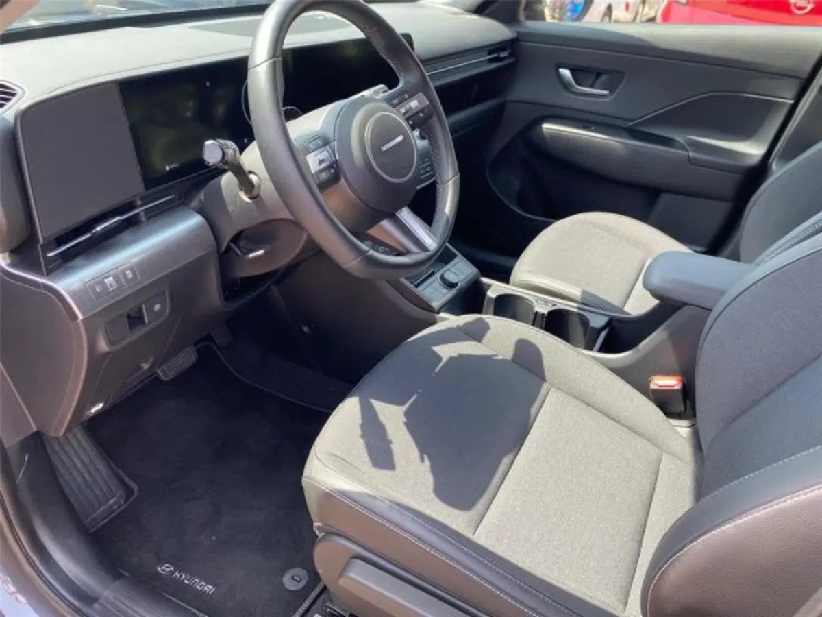 Hyundai Kona usata a Bari (8)