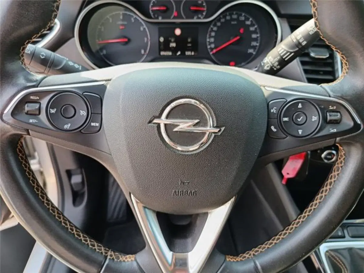 Opel Crossland X usata a Bari (15)
