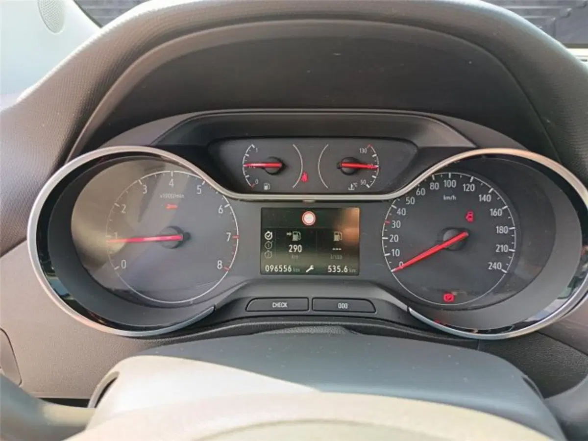 Opel Crossland X usata a Bari (16)