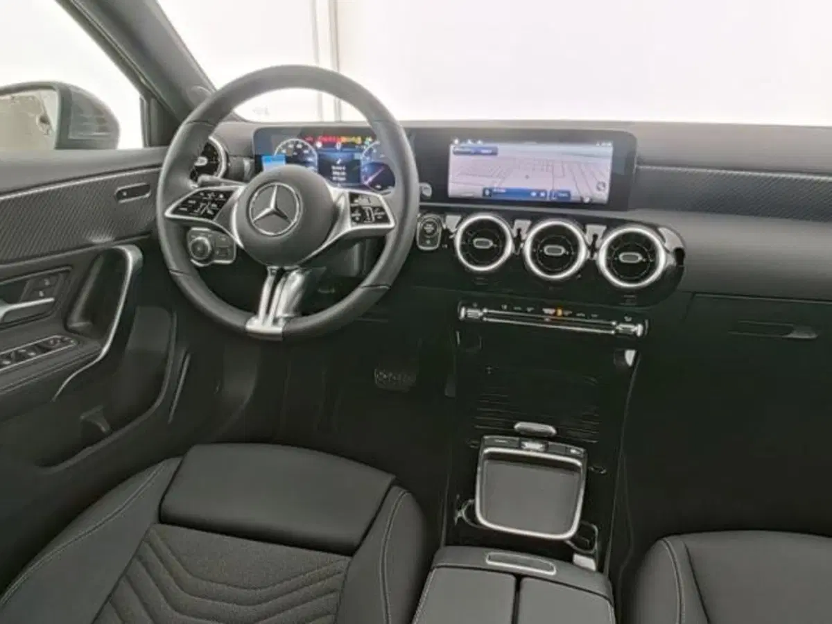 Mercedes-Benz Classe A usata a Milano (7)