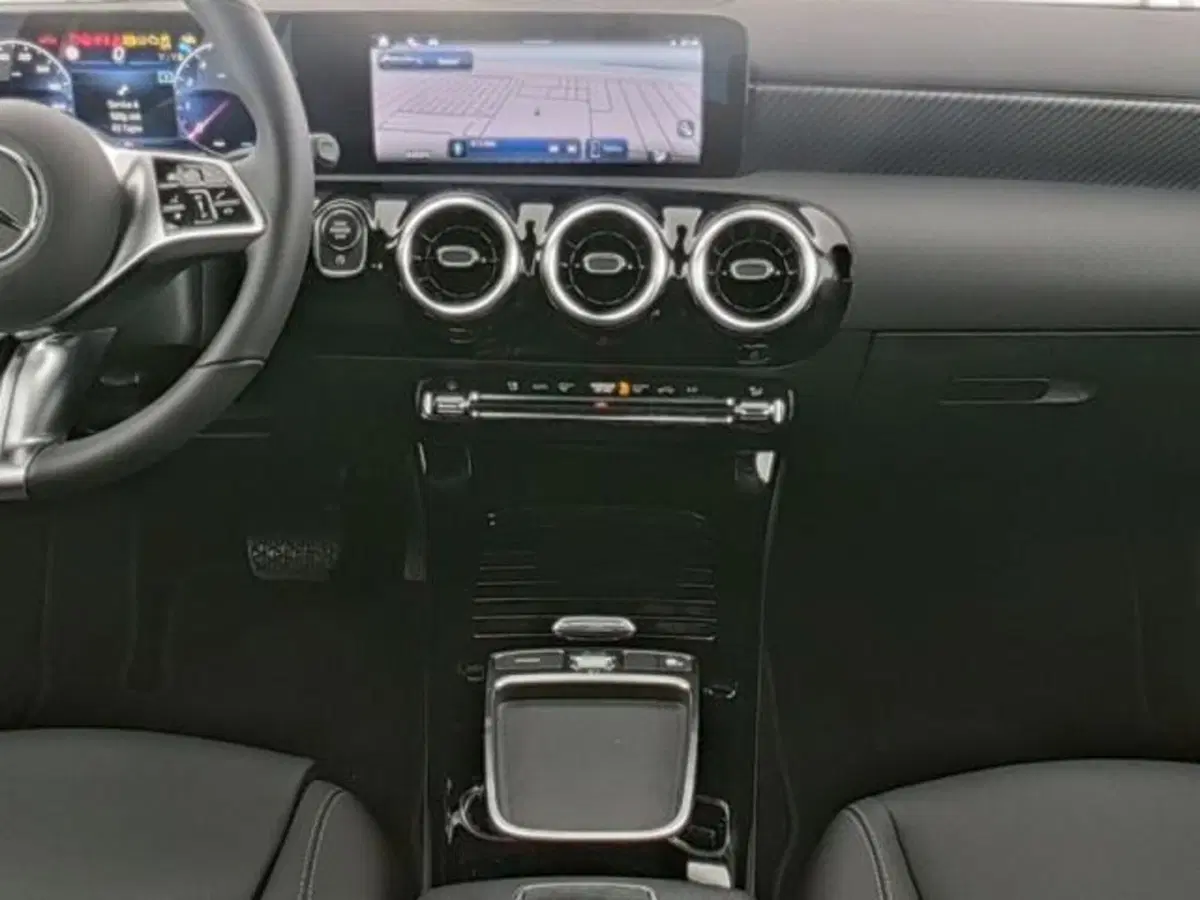 Mercedes-Benz Classe A usata a Milano (9)