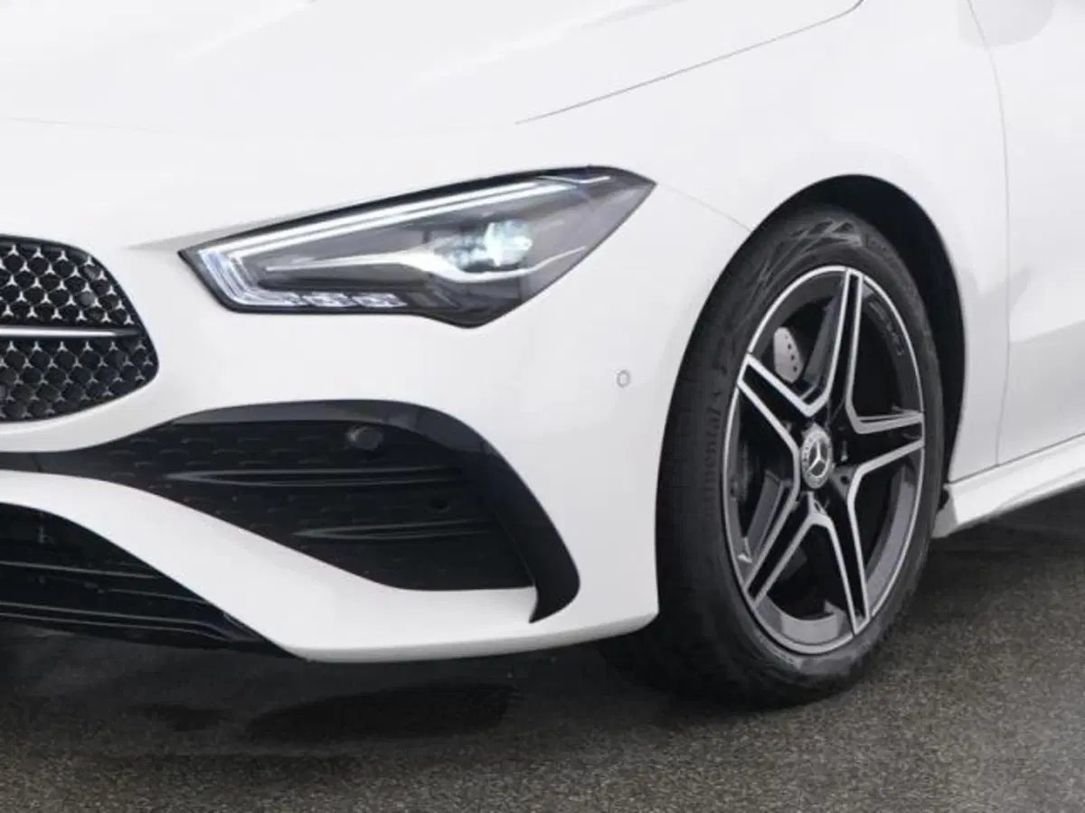Mercedes-Benz CLA Shooting Brake usata a Milano (2)