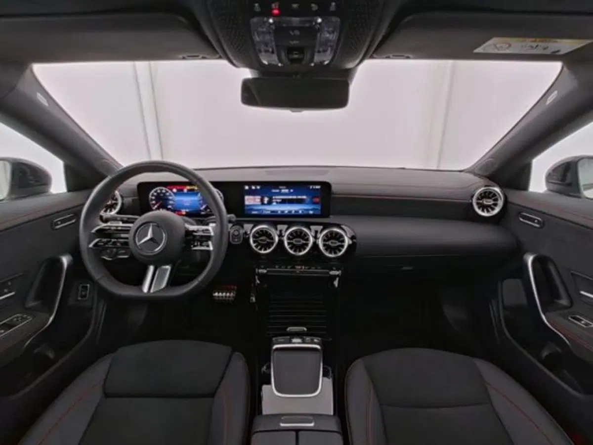 Mercedes-Benz CLA Shooting Brake usata a Milano (5)
