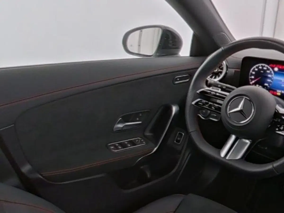 Mercedes-Benz CLA Shooting Brake usata a Milano (6)