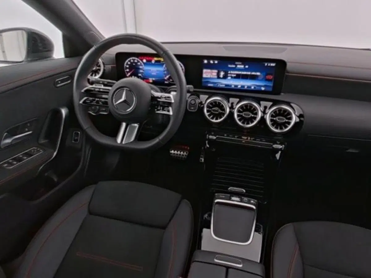 Mercedes-Benz CLA Shooting Brake usata a Milano (8)