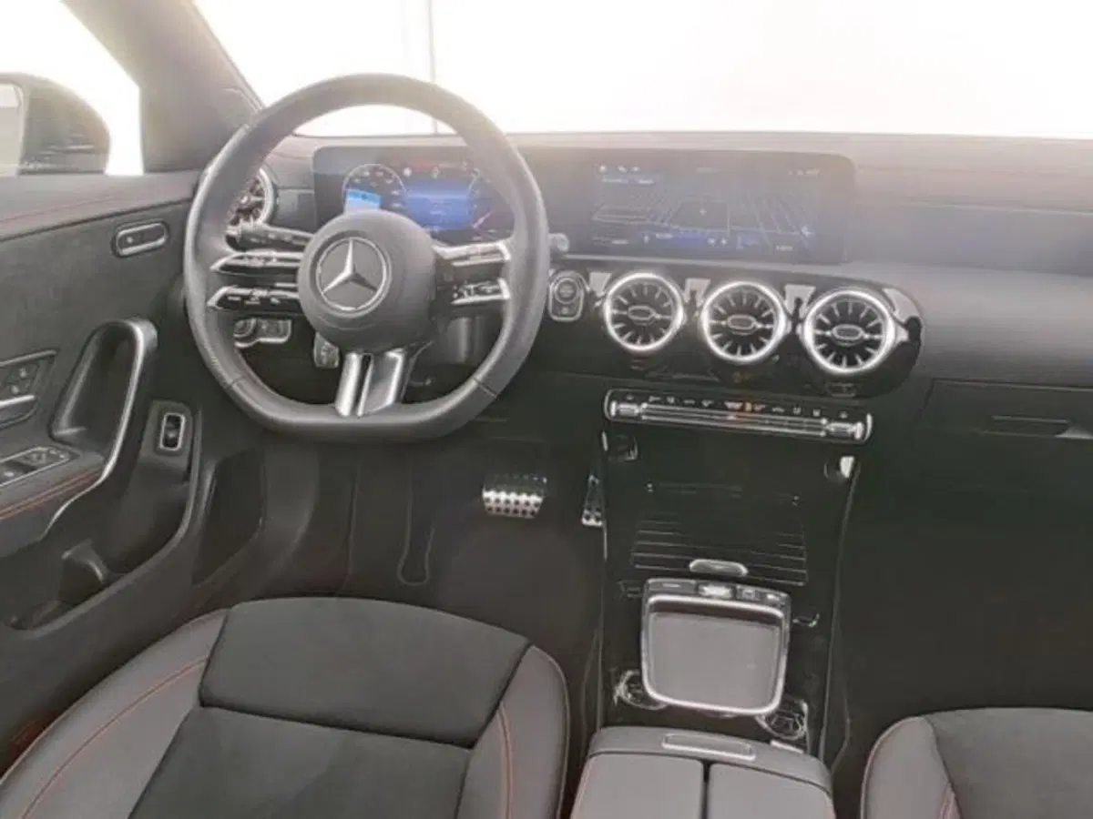 Mercedes-Benz CLA Shooting Brake usata a Milano (5)