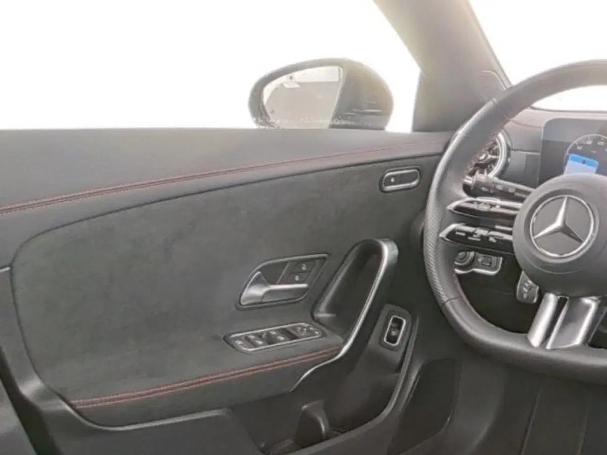 Mercedes-Benz CLA Shooting Brake usata a Milano (8)