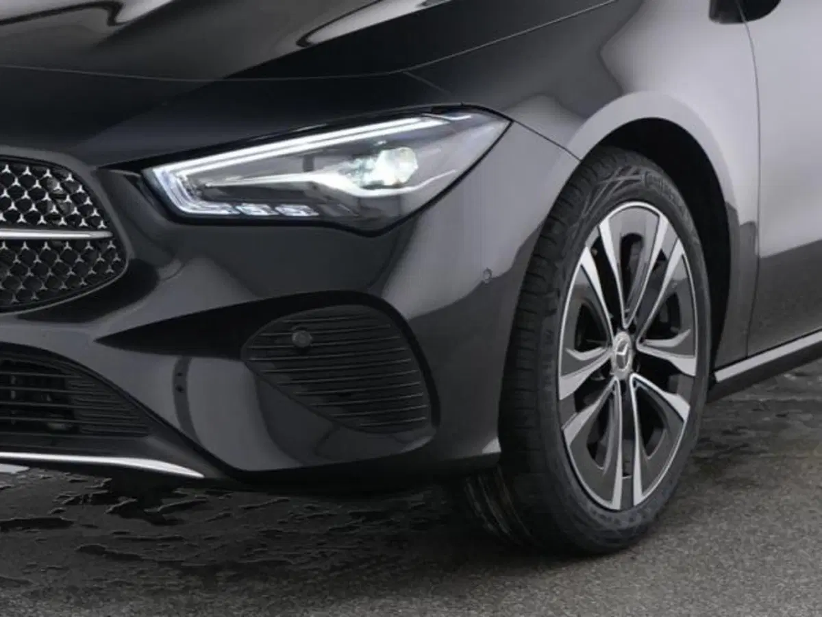 Mercedes-Benz CLA Shooting Brake usata a Milano (3)