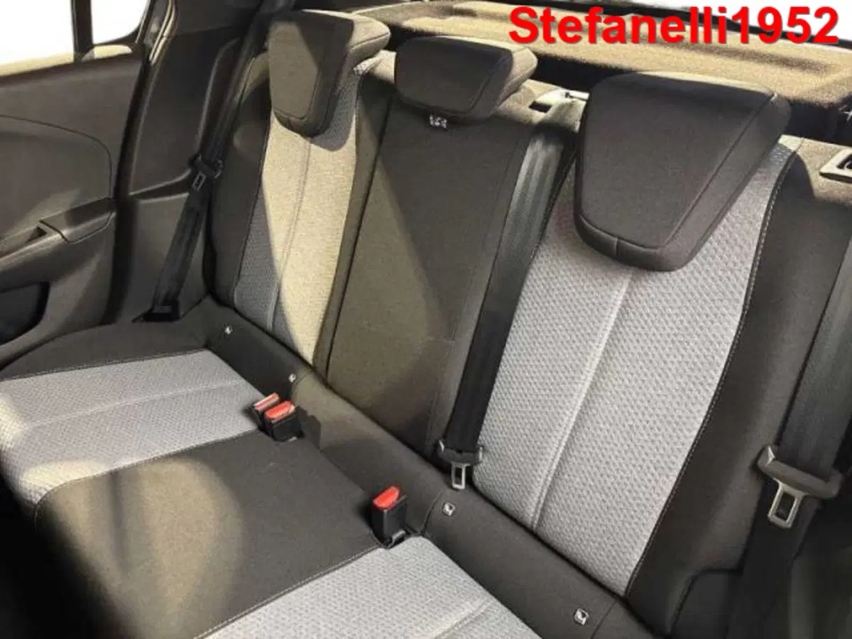 Opel Corsa nuova a Bologna (9)
