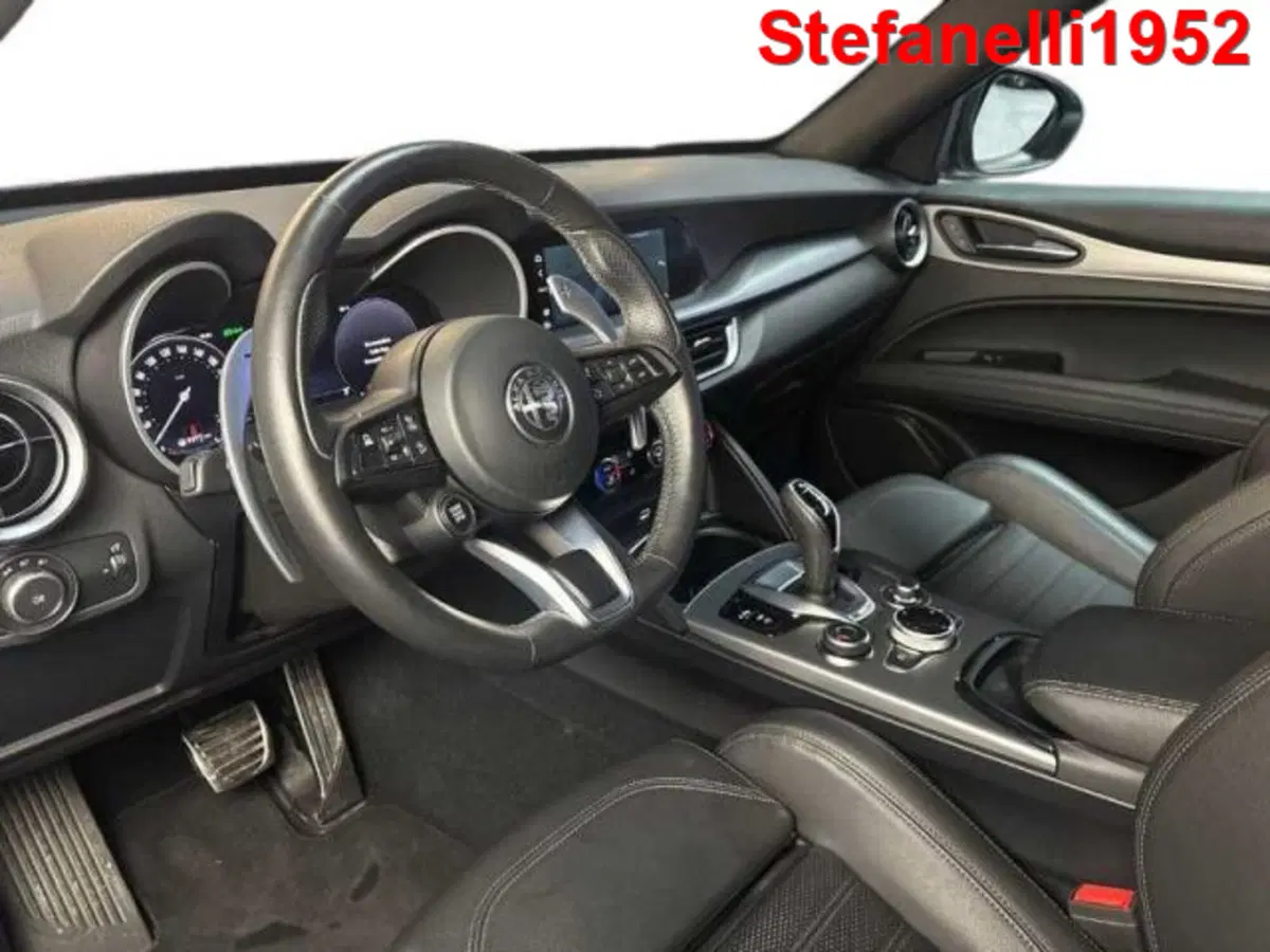Alfa Romeo Stelvio usata a Bologna (11)