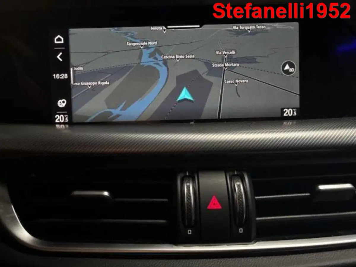 Alfa Romeo Stelvio usata a Bologna (18)